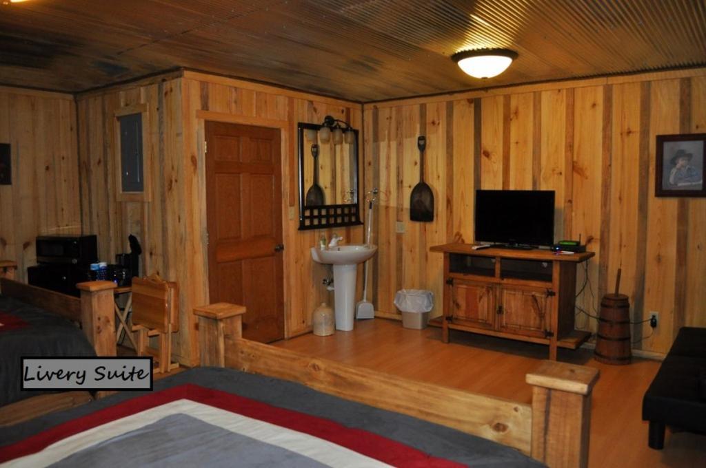 Diamonds Old West Hotel Murfreesboro Ngoại thất bức ảnh