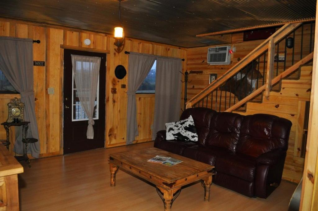 Diamonds Old West Hotel Murfreesboro Ngoại thất bức ảnh