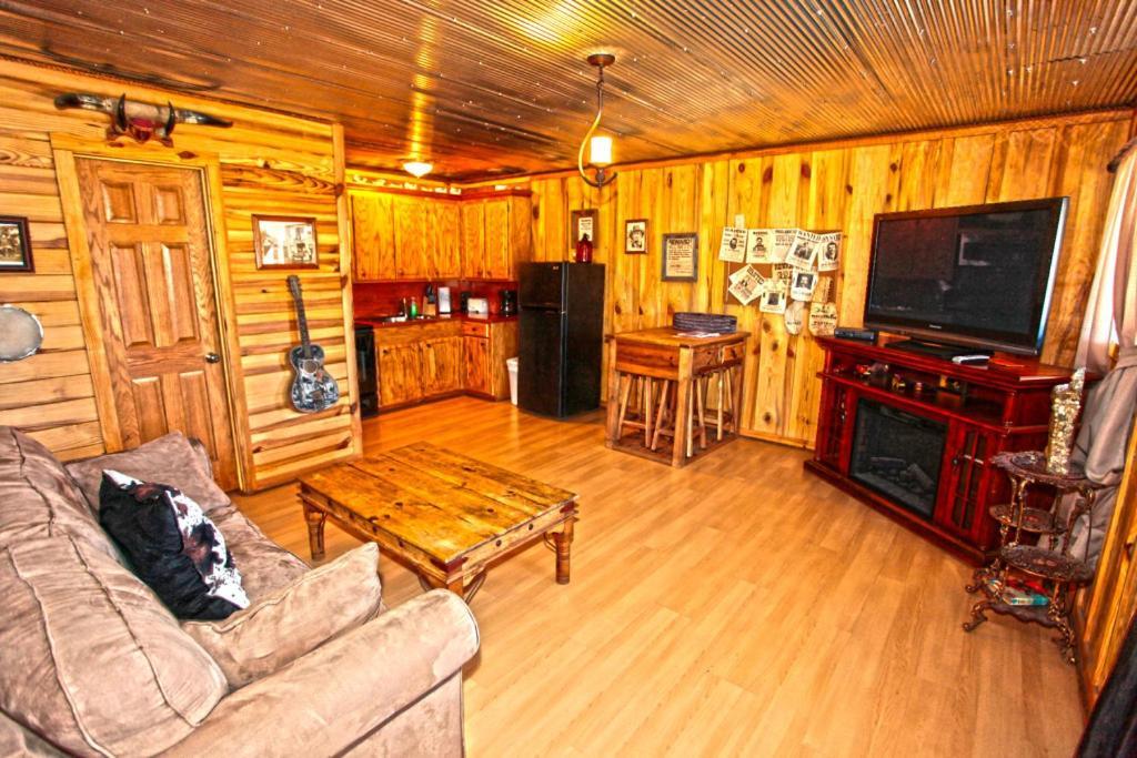 Diamonds Old West Hotel Murfreesboro Ngoại thất bức ảnh