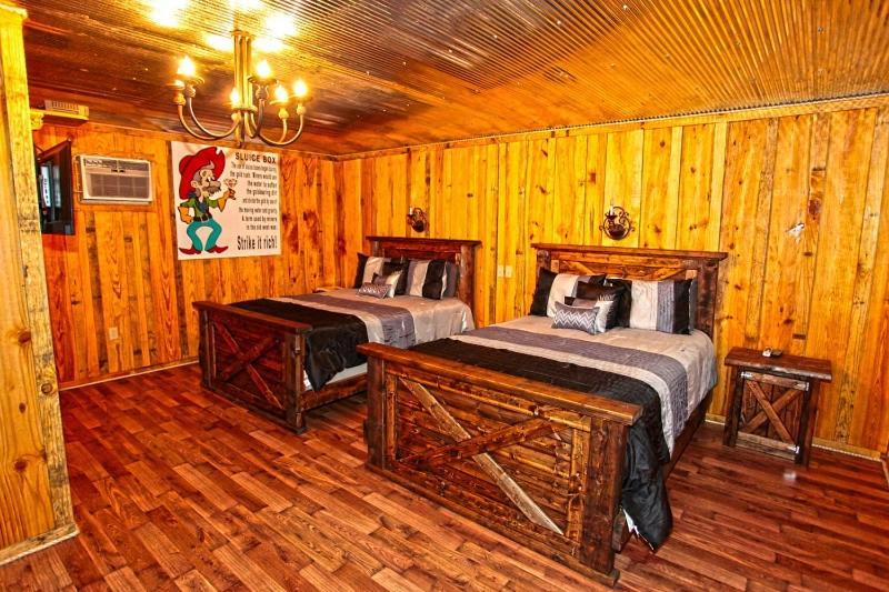 Diamonds Old West Hotel Murfreesboro Ngoại thất bức ảnh