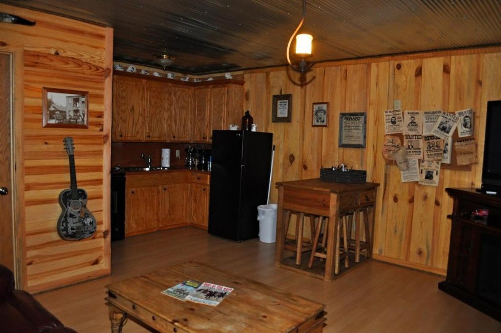 Diamonds Old West Hotel Murfreesboro Ngoại thất bức ảnh
